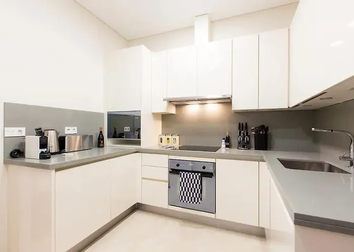 Апартаменты Vibrant Heart Of The 2br *