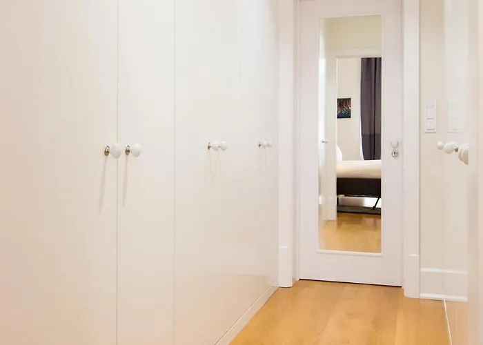 Апартаменты Vibrant Heart Of The 2br *