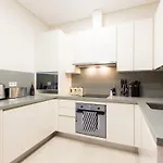 شقة Vibrant Heart Of The 2br *