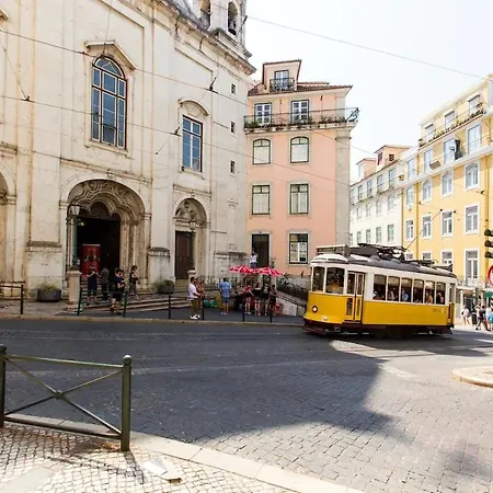 Vibrant Heart Of The 2br شقة Lisboa
