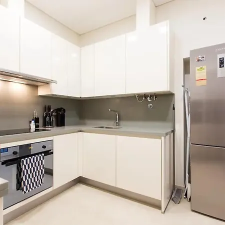 Vibrant Heart Of The 2br * Lisbona