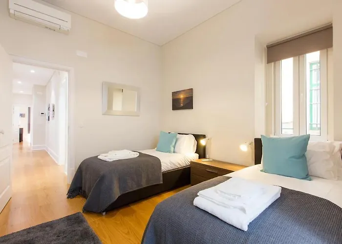 Vibrant Heart Of The 2br Appartement